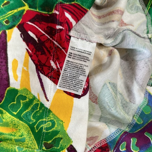 Chico’s Women Colorful Leaves V Neck Tee Size 1/Small - Picture 10 of 12